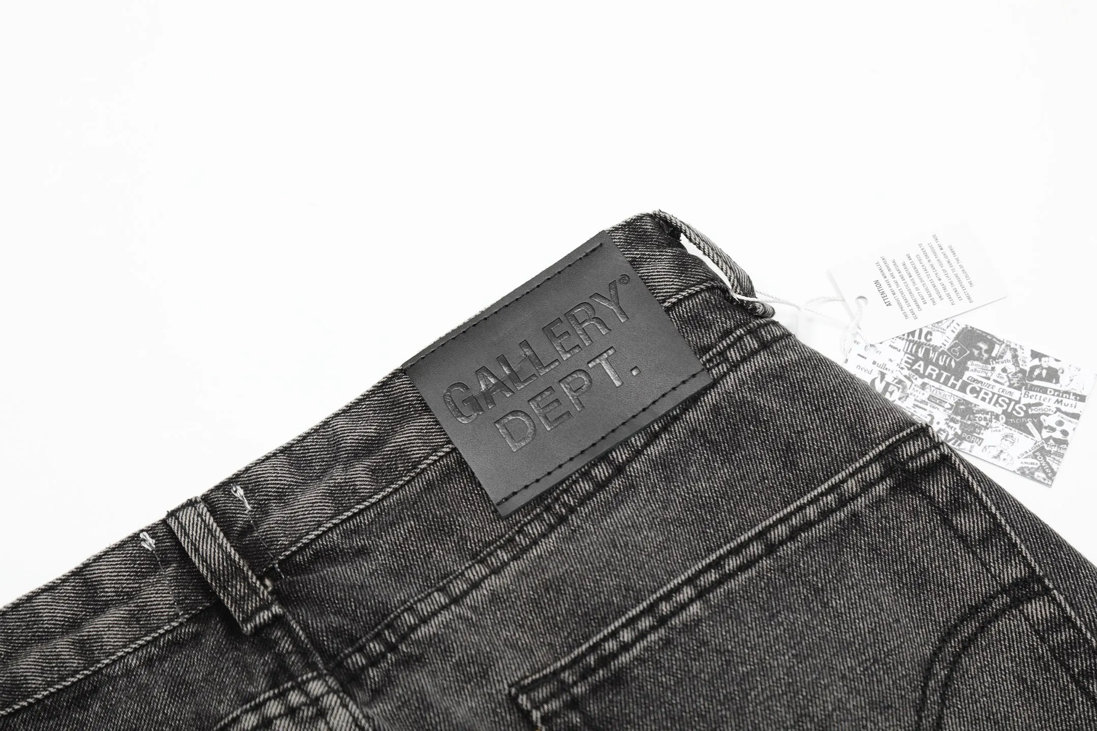 #8160 P260💰 Independent GALLERY DEPT. Vintage spliced black and gray snowflake pattern cross loose washed flared jeans - truly restore the ultimate texture of Vintage - original hardware accessories washed and other elevators, QR code analysis are all purchased from the original factory, high degree of restoration, you are welcome to compare with a certain product ~ - three-dimensional version Loose and comfortable, not picky about the figure, taller and slimmer, factory Seiko, original factory quality control, same style for men and women, can be matched with couples, versatile recommendation Essential jeans for all seasons - sizes: 28 30 32 34 36
